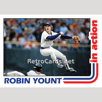 1982T-Robin-Yount-Action-Milwaukee-Brewers